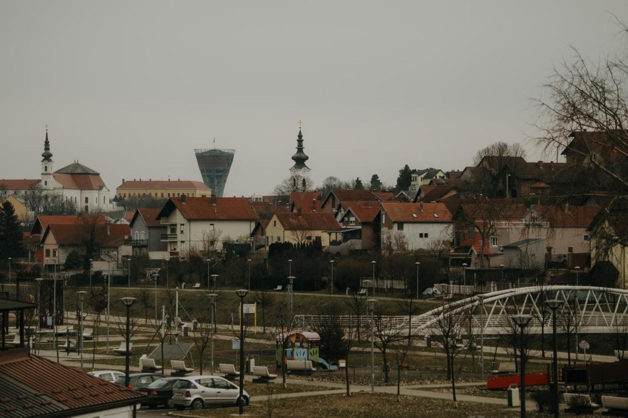 Ferienwohnung Apartman Stari Toranj II Vukovar Exterior foto