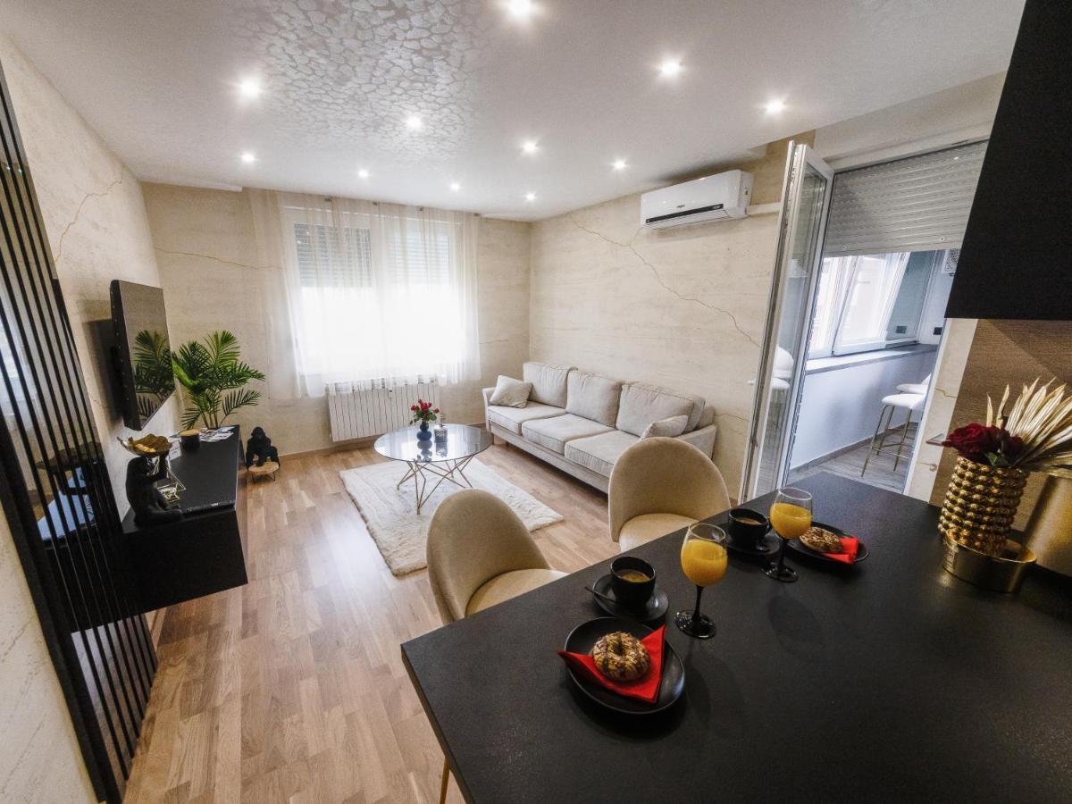 Ferienwohnung Apartman Stari Toranj II Vukovar Exterior foto